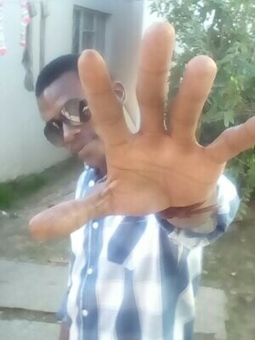 Sthukzin, 42 Paarl, Western Cape, South Africa
