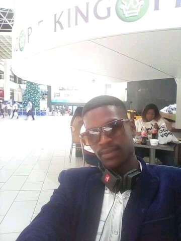 Avuma, 32 Cape Town, Western Cape, South Africa