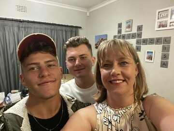 ZellieB, 46 Roodepoort, Gauteng, South Africa