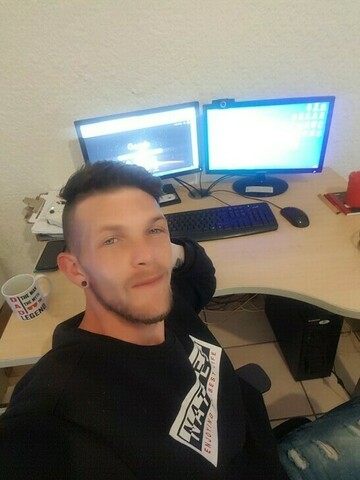 Blue eyes34, 28 Roodepoort, Gauteng, South Africa