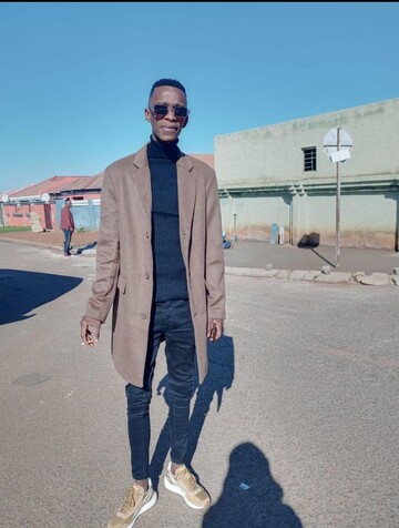 Pola, 38 Vosloorus, Gauteng, South Africa