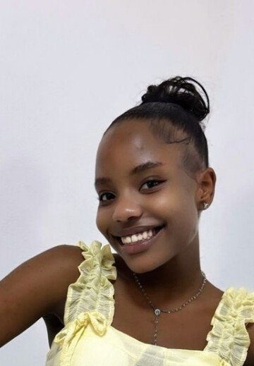 Lerato, 24 Cape Town, Western Cape, South Africa