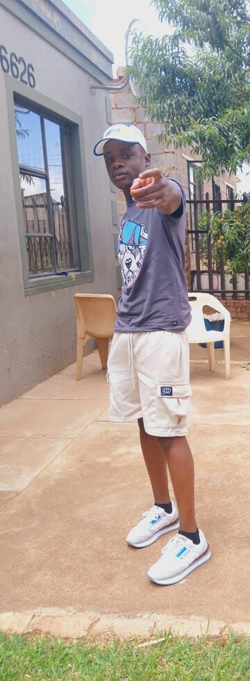 Walter, 22 Soweto, Gauteng, South Africa