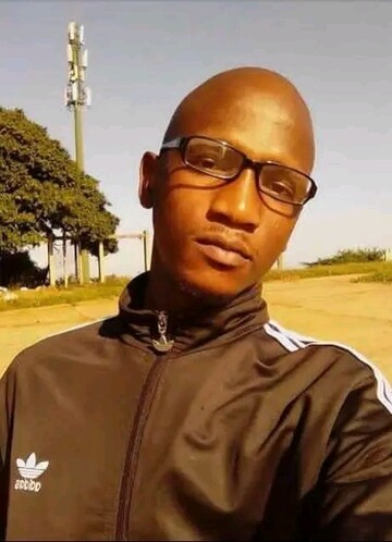NGCOLOSI, 31 Chatsworth, KwaZulu-Natal, South Africa