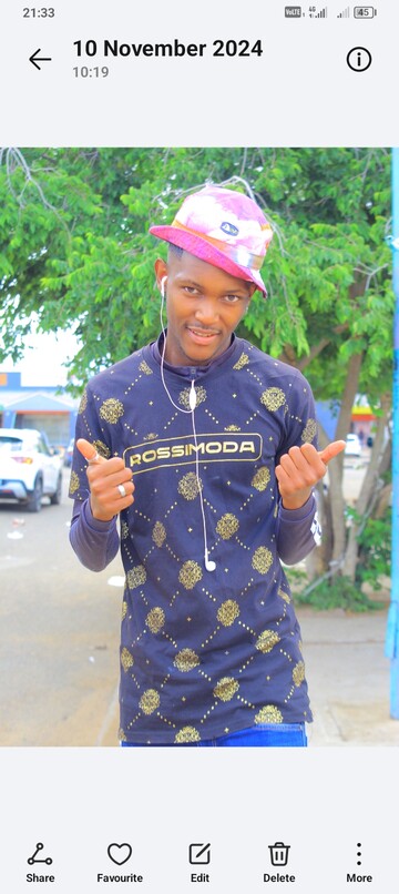 Remo, 19 Soweto, Gauteng, South Africa