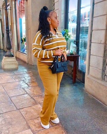 MissThobs, 33 Soweto, Gauteng, South Africa