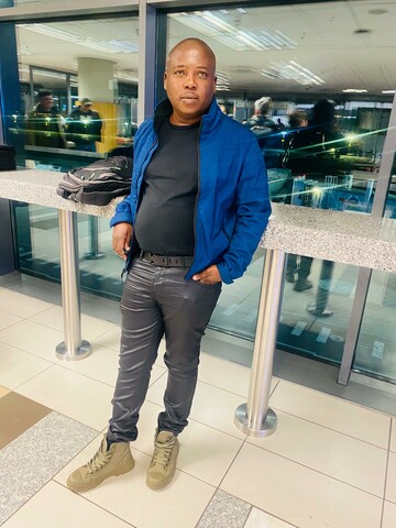 Papa Njabulo, 38 Cape Town, Western Cape, South Africa