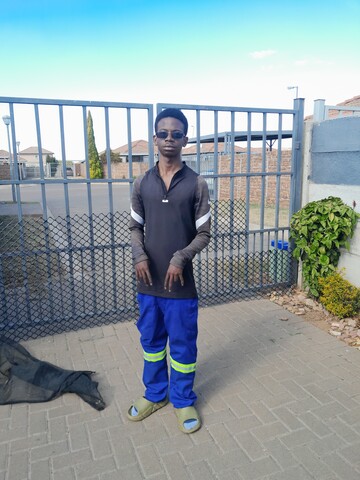 Roger, 18 Pretoria, Gauteng, South Africa
