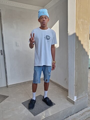 Junior, 20 Soweto, Gauteng, South Africa