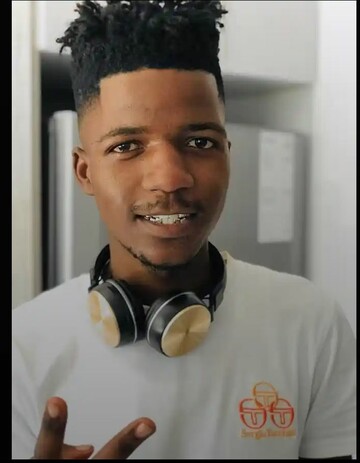 MALUWANA, 24 Amanzimtoti, KwaZulu-Natal, South Africa