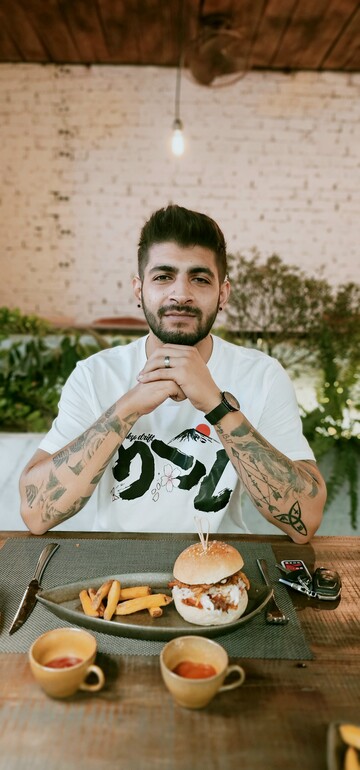 Sumesh, 28 Amanzimtoti, KwaZulu-Natal, South Africa