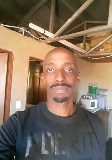 vinos02, 37 Kagiso, Gauteng, South Africa