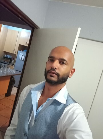 Beeeeee, 36 Johannesburg South, Gauteng, South Africa