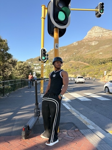 Raymond👽, 26 Cape Town, Western Cape, South Africa