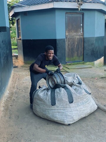 Lindani, 24 Amanzimtoti, KwaZulu-Natal, South Africa