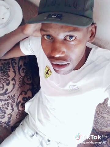 Nhlanhla, 33 Soweto, Gauteng, South Africa