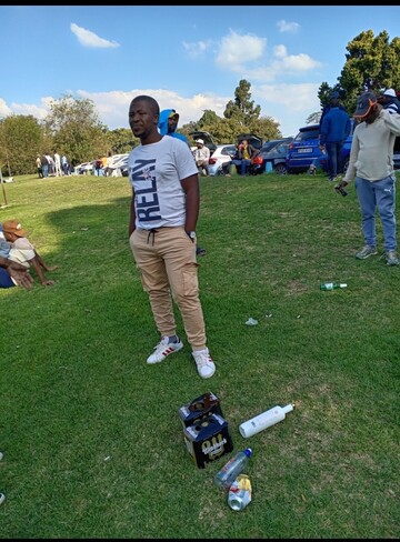 Sihle, 28 Soweto, Gauteng, South Africa