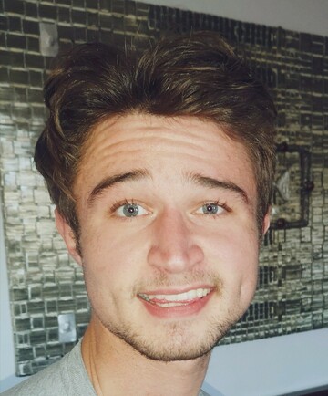 Olie, 28 Randburg, Gauteng, South Africa