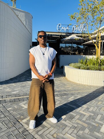 Dee M, 29 Cape Town, Western Cape, South Africa