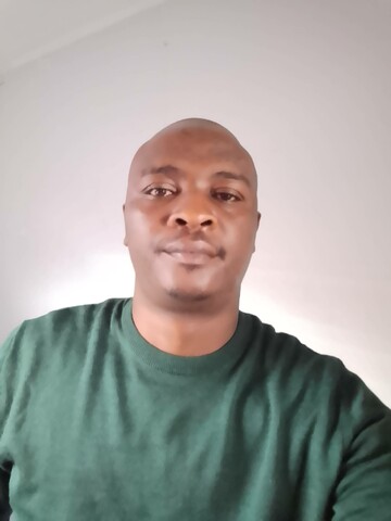Sipho Mbolombo, 37 Cape Town, Western Cape, South Africa