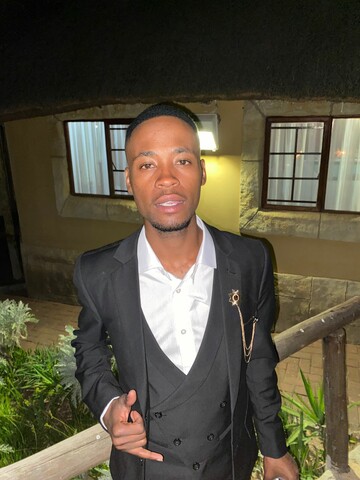 Thabo, 22 Soweto, Gauteng, South Africa