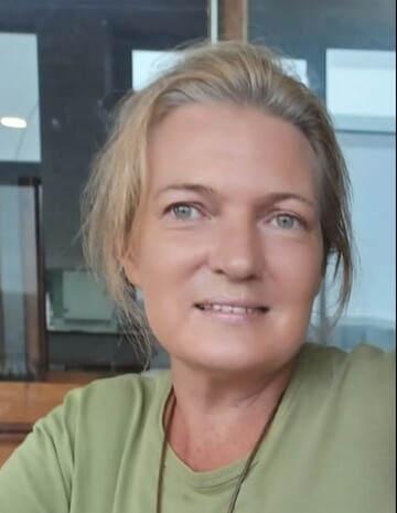 Oystergirl, 52 Knysna, Western Cape, South Africa
