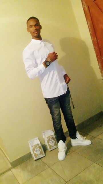 mr guy, 34 Rustenburg, North West, South Africa