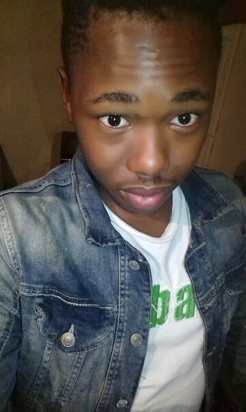 Leo402, 27 East London, Eastern Cape, South Africa