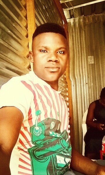 Bonzo Tinolan, 35 Cape Town, Western Cape, South Africa